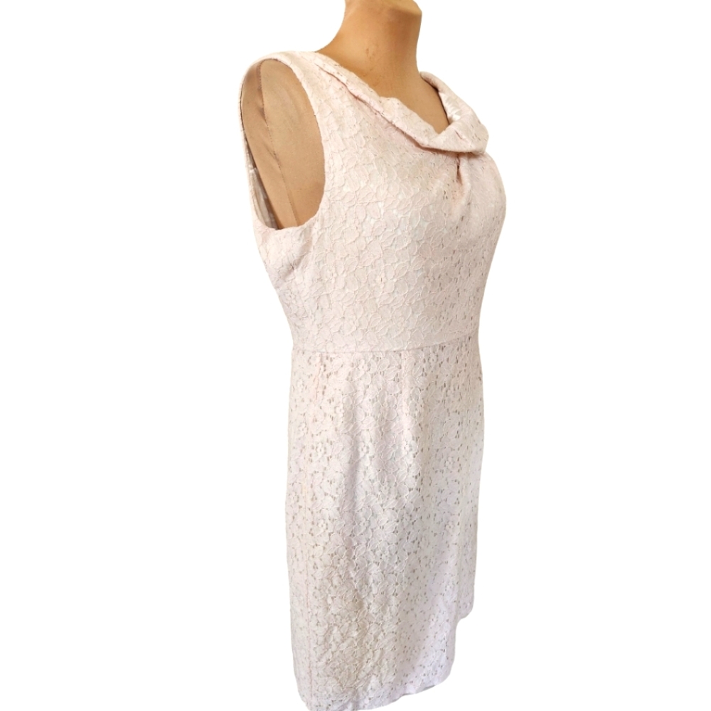 ELIE TAHARI Pale Pink Lace Eyelet Sheath Dress - Size 12 - Picture 5 of 12